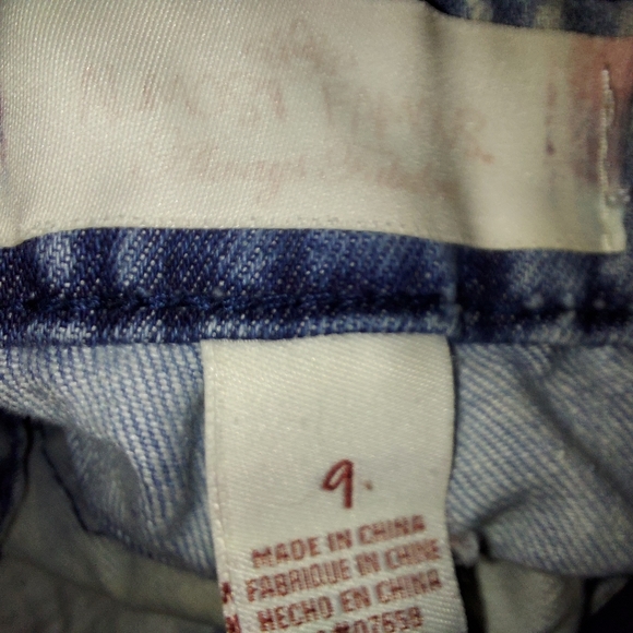 Almost Famous Distressed Shorts With Crochet Detail - Picture 7 of 7